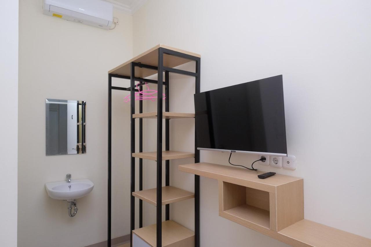Reddoorz Near Kawasan Bandara Ahmad Yani Semarang 2 Hotel Ngoại thất bức ảnh