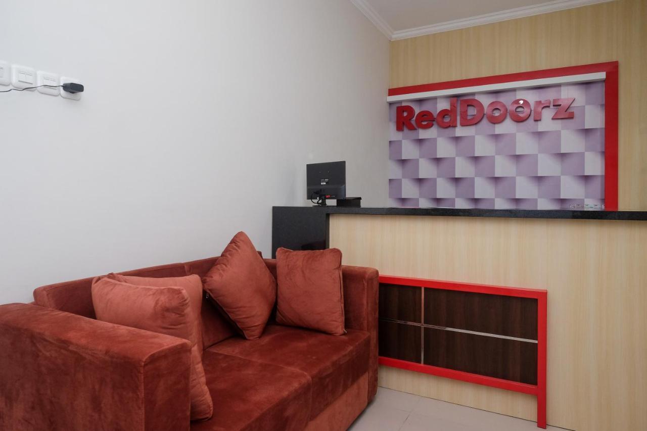 Reddoorz Near Kawasan Bandara Ahmad Yani Semarang 2 Hotel Ngoại thất bức ảnh