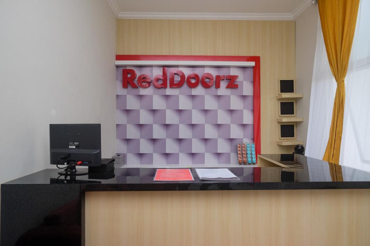 Reddoorz Near Kawasan Bandara Ahmad Yani Semarang 2 Hotel Ngoại thất bức ảnh