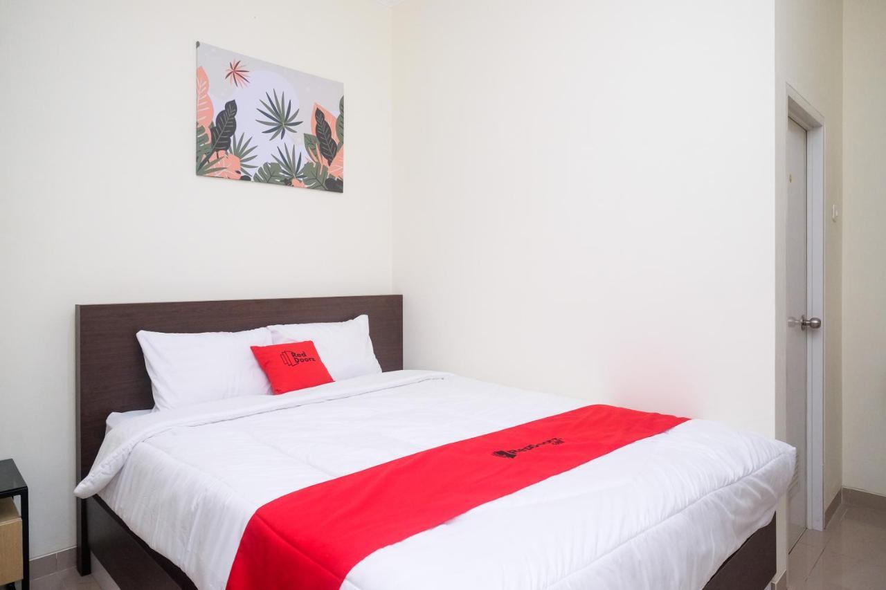 Reddoorz Near Kawasan Bandara Ahmad Yani Semarang 2 Hotel Ngoại thất bức ảnh