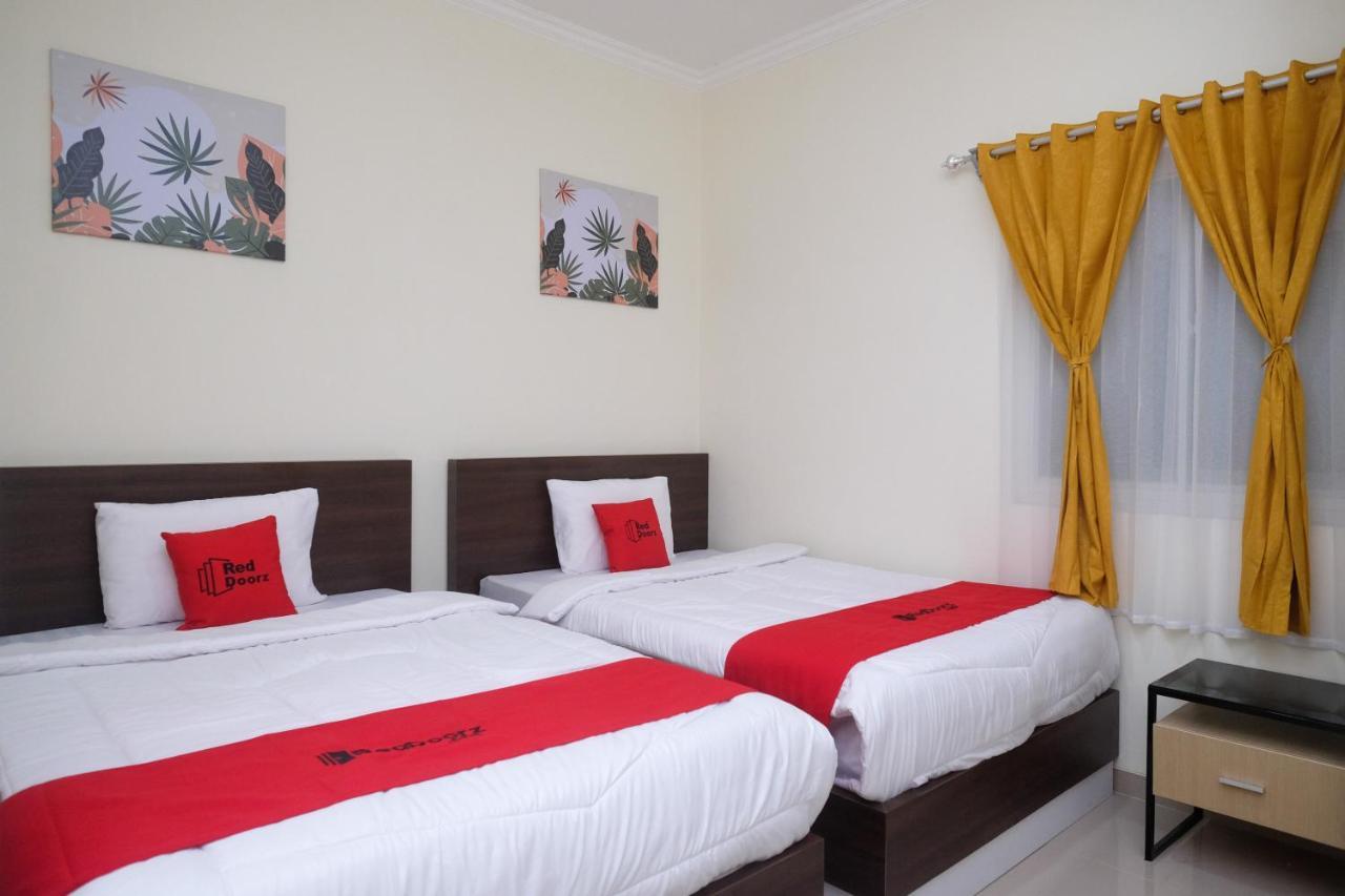 Reddoorz Near Kawasan Bandara Ahmad Yani Semarang 2 Hotel Ngoại thất bức ảnh