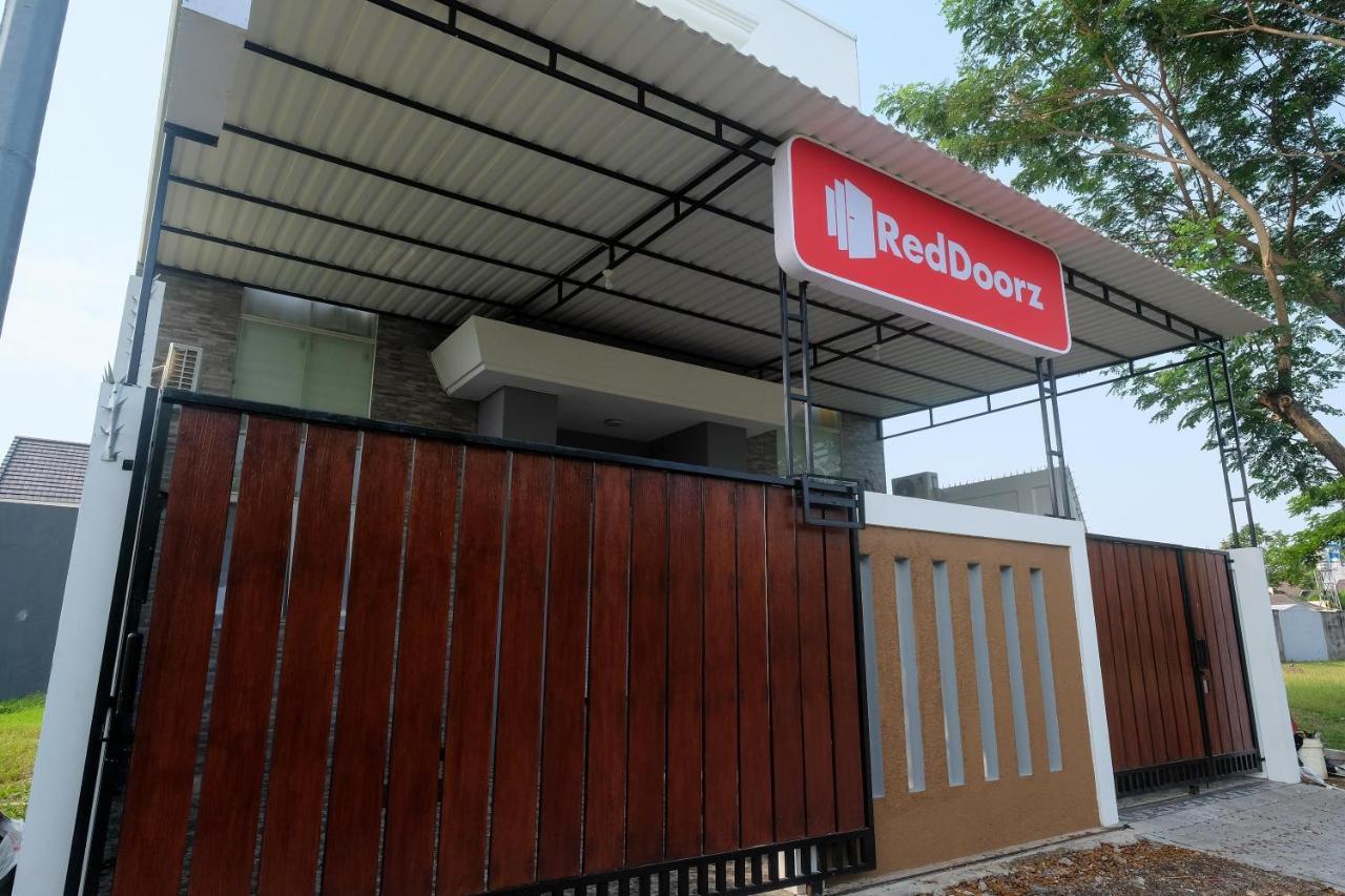 Reddoorz Near Kawasan Bandara Ahmad Yani Semarang 2 Hotel Ngoại thất bức ảnh
