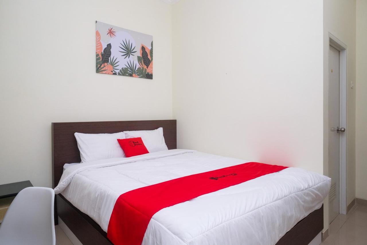 Reddoorz Near Kawasan Bandara Ahmad Yani Semarang 2 Hotel Ngoại thất bức ảnh